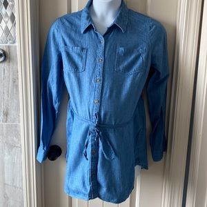 Long sleeved Isabel Maternity button up shirt